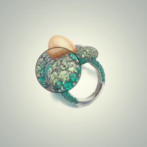 an Cleef & Arpels anello diamanti e perle